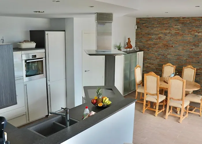 בית נופש Panoramic Seaview Escape