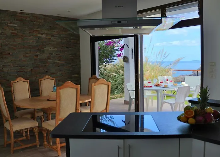 בית נופש Panoramic Seaview Escape