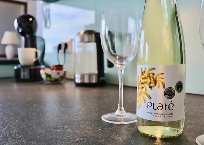 Panoramic Seaview Escape בית נופש